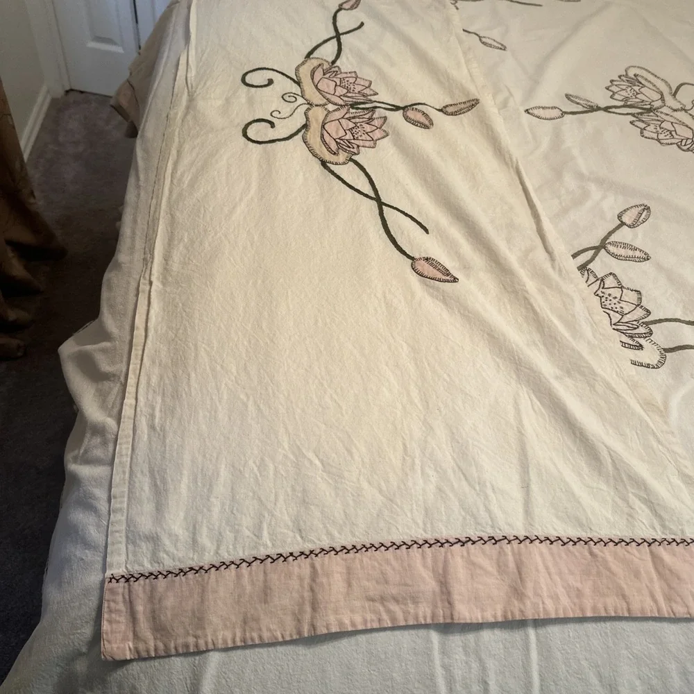 Vtg Hand Embroidered Floral Cottagecream 88